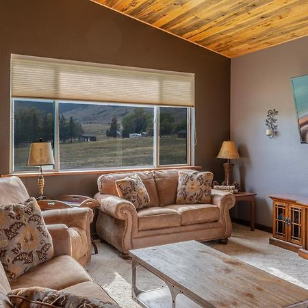 Bison Lodge - Lg Home - 2 Bedrooms - Less Than 5 Miles To Yellowstone North Entrance, Sleeps Up To 8 가디너 외부 사진