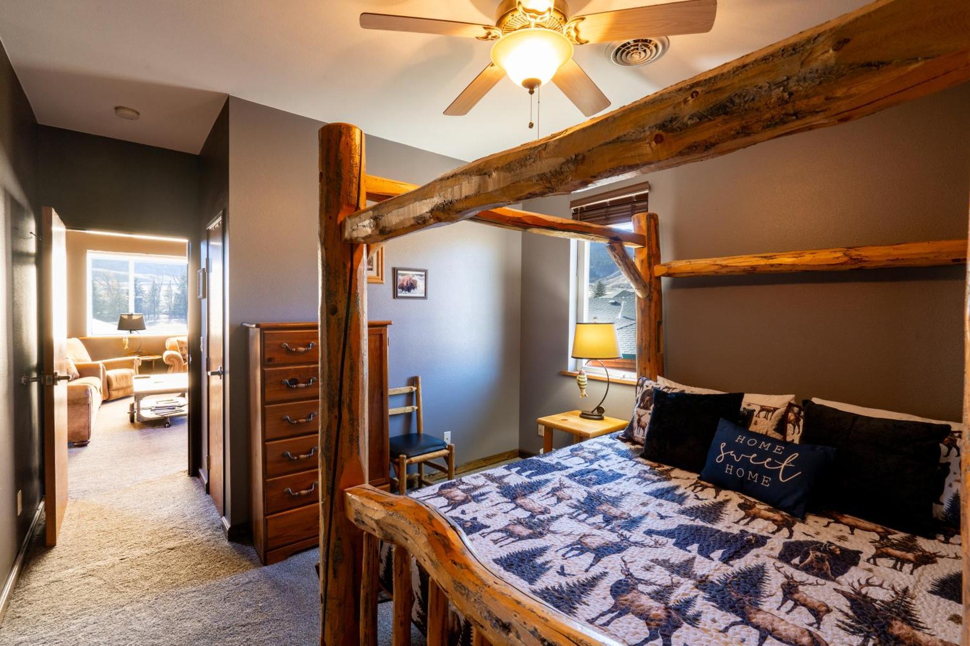 Bison Lodge - Lg Home - 2 Bedrooms - Less Than 5 Miles To Yellowstone North Entrance, Sleeps Up To 8 가디너 외부 사진