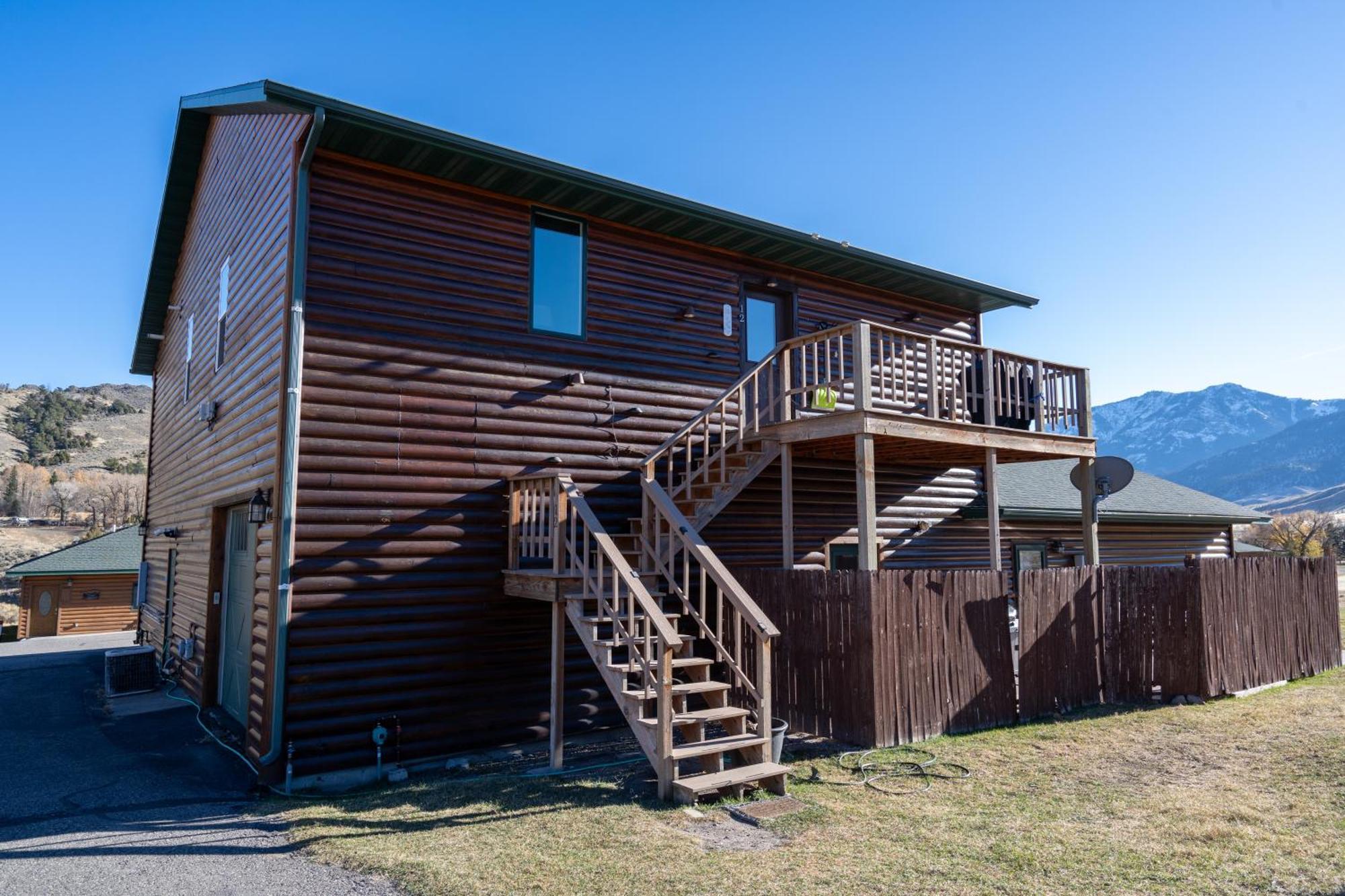 Bison Lodge - Lg Home - 2 Bedrooms - Less Than 5 Miles To Yellowstone North Entrance, Sleeps Up To 8 가디너 외부 사진