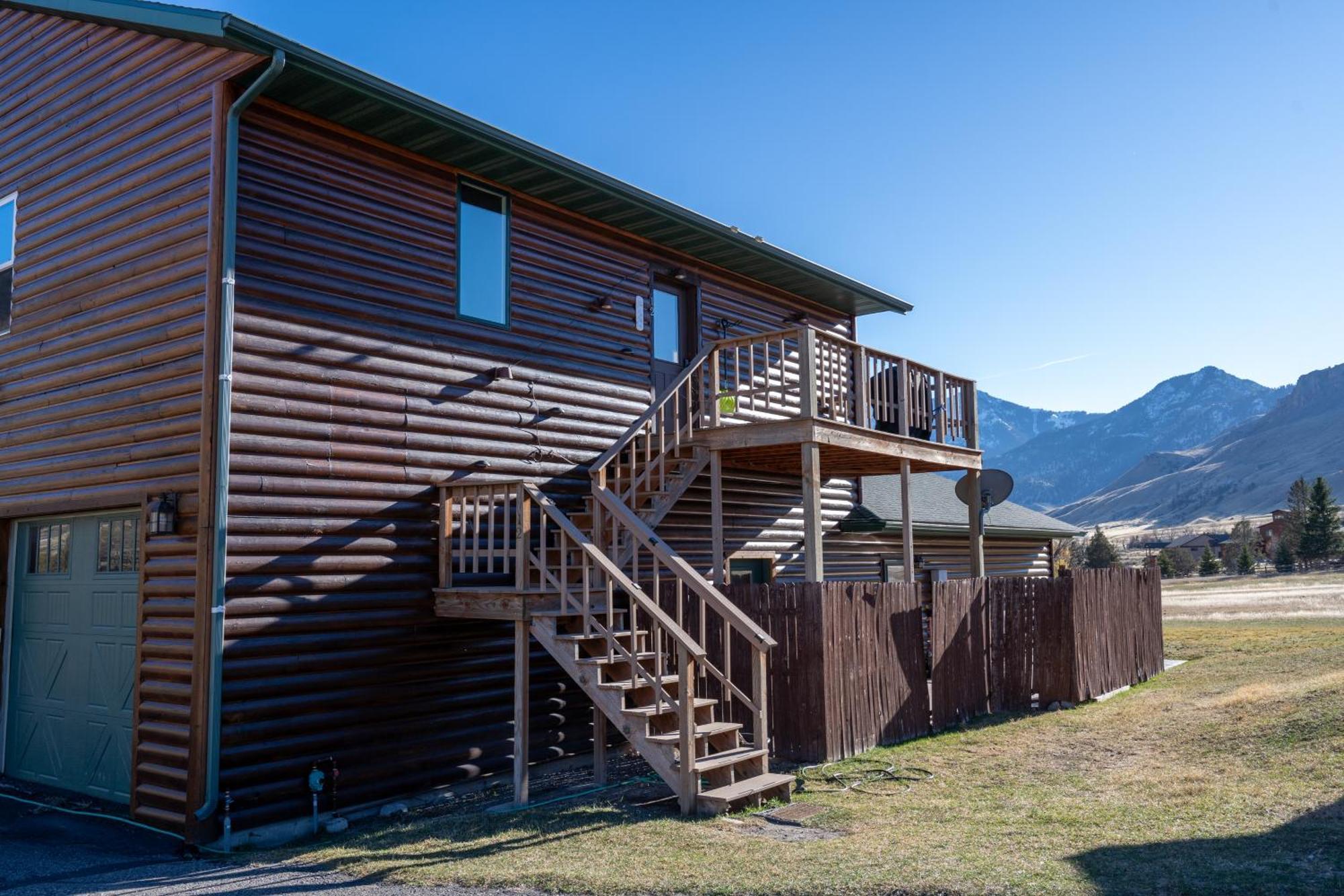 Bison Lodge - Lg Home - 2 Bedrooms - Less Than 5 Miles To Yellowstone North Entrance, Sleeps Up To 8 가디너 외부 사진