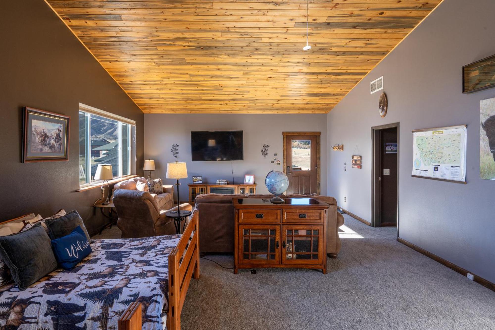 Bison Lodge - Lg Home - 2 Bedrooms - Less Than 5 Miles To Yellowstone North Entrance, Sleeps Up To 8 가디너 외부 사진