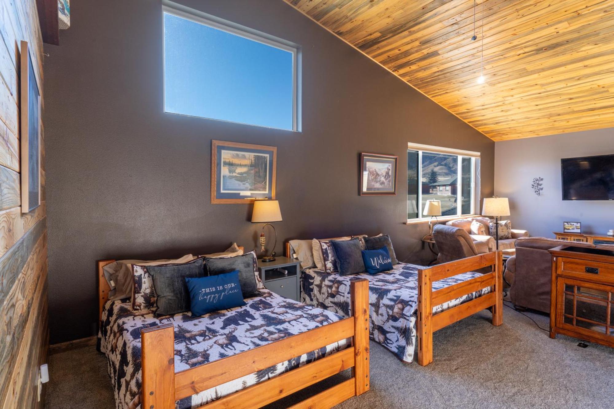 Bison Lodge - Lg Home - 2 Bedrooms - Less Than 5 Miles To Yellowstone North Entrance, Sleeps Up To 8 가디너 외부 사진