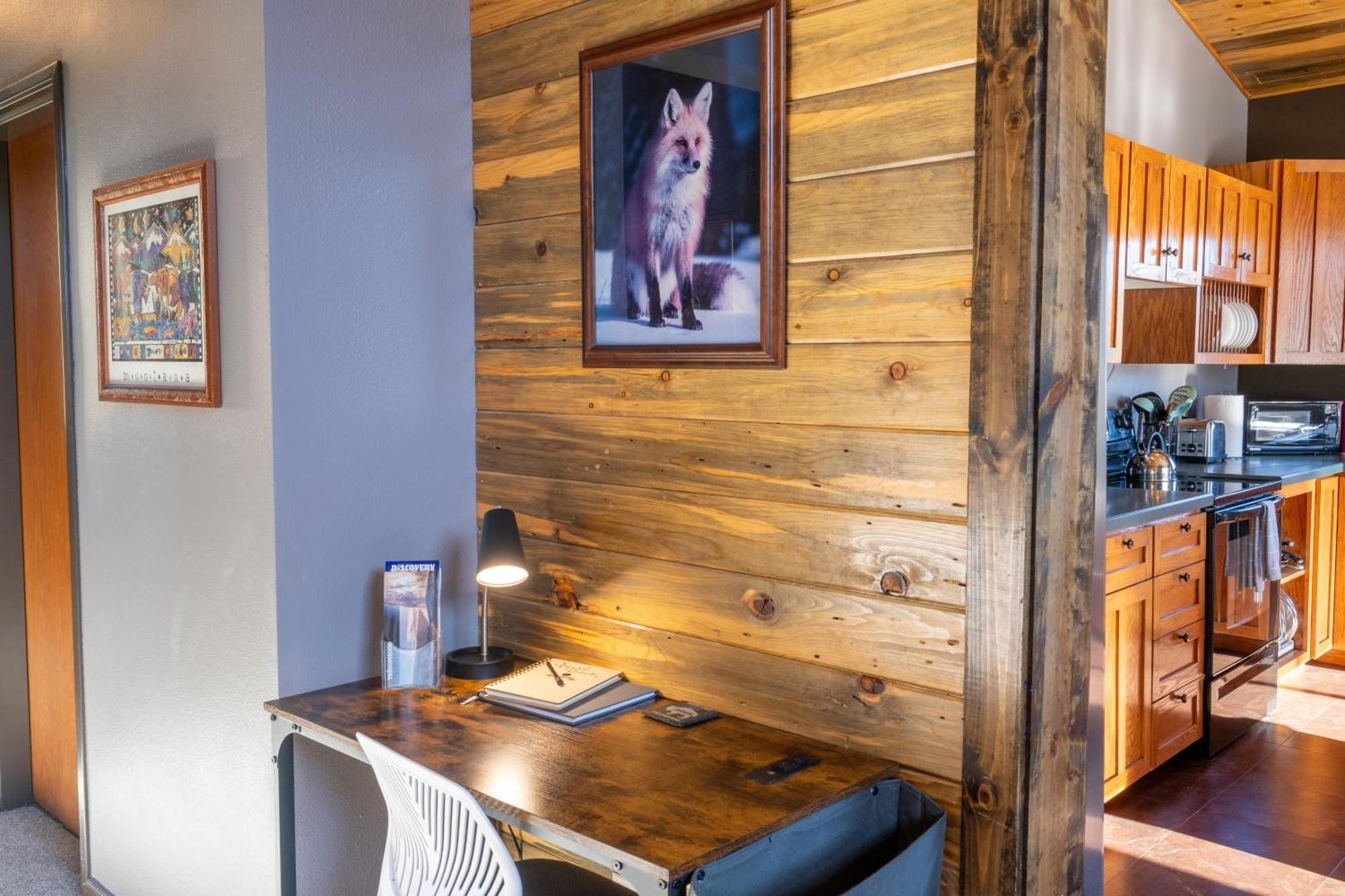 Bison Lodge - Lg Home - 2 Bedrooms - Less Than 5 Miles To Yellowstone North Entrance, Sleeps Up To 8 가디너 외부 사진