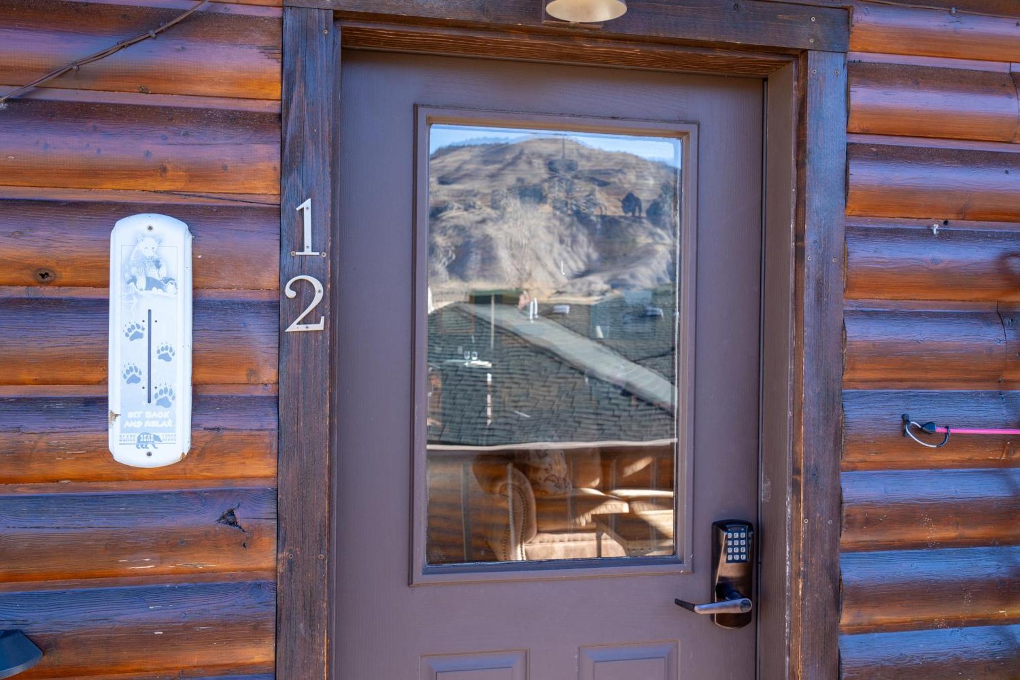 Bison Lodge - Lg Home - 2 Bedrooms - Less Than 5 Miles To Yellowstone North Entrance, Sleeps Up To 8 가디너 외부 사진